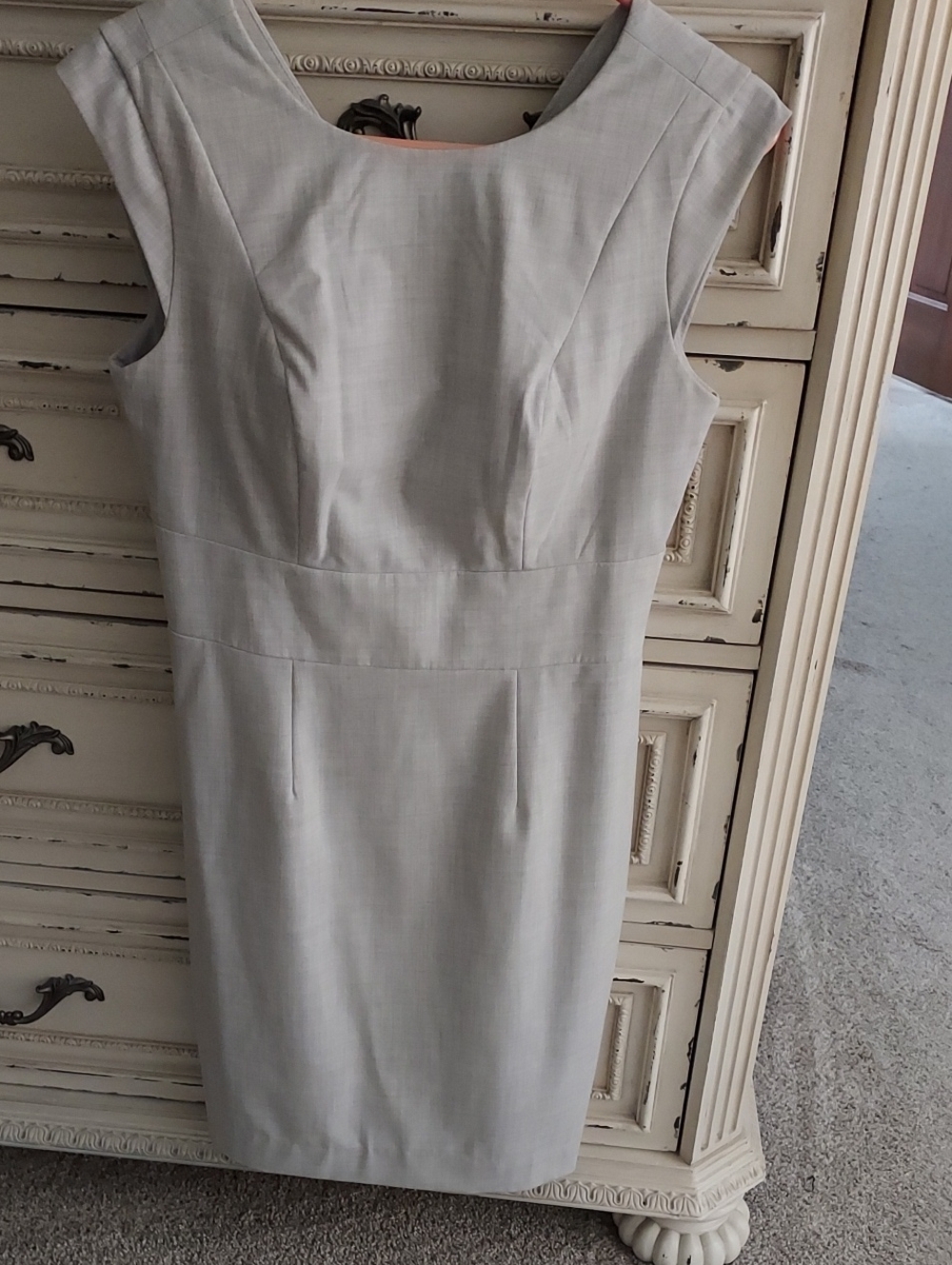 Sleeveless Light Gray Sheath Dress - Tailored Workwear 6 Petite